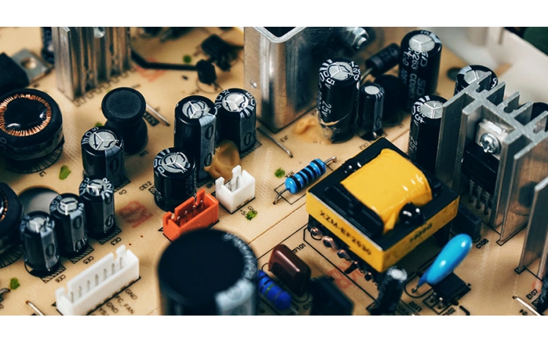 PCBA電子工程師為什么偏愛100nF退耦電容？