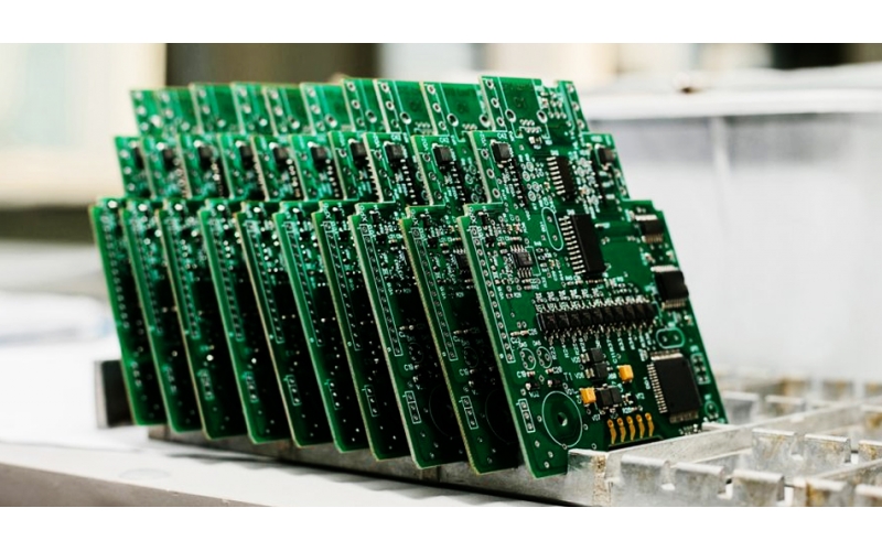 PCBA制造中的精密點膠和封裝技術(shù)