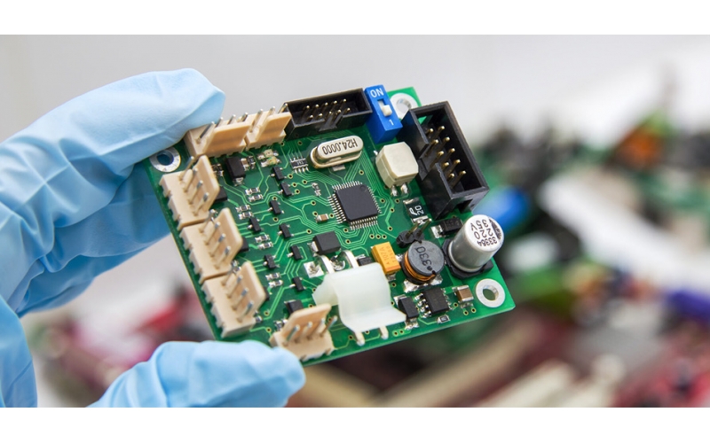 PCB板層選擇指南：多層PCB設(shè)計(jì)的優(yōu)勢與注意事項(xiàng)